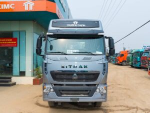 Ô TÔ ĐẦU KÉO HOWO T7H CẦU DẦU 440 HP