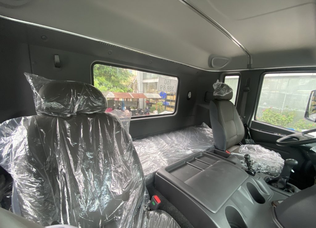Đầu kéo Hyundai HD1000