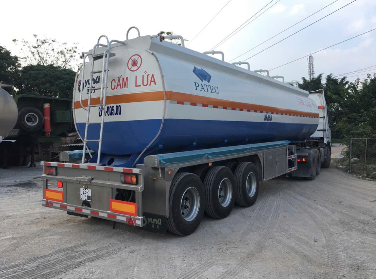 Sơ mi rơ moóc Xi téc Chở xăng dầu YUNLI - 40m3 - 12R22.5