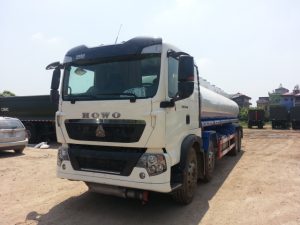Xe bồn chở xăng dầu HOWO 22m3 - Hàng nhập khẩu (Xe bồn chở xăng dầu Howo 22 khối)