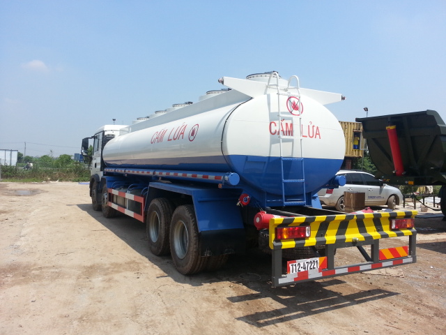 Xe bồn chở xăng dầu HOWO 22m3 - Hàng nhập khẩu (Xe bồn chở xăng dầu Howo 22 khối)