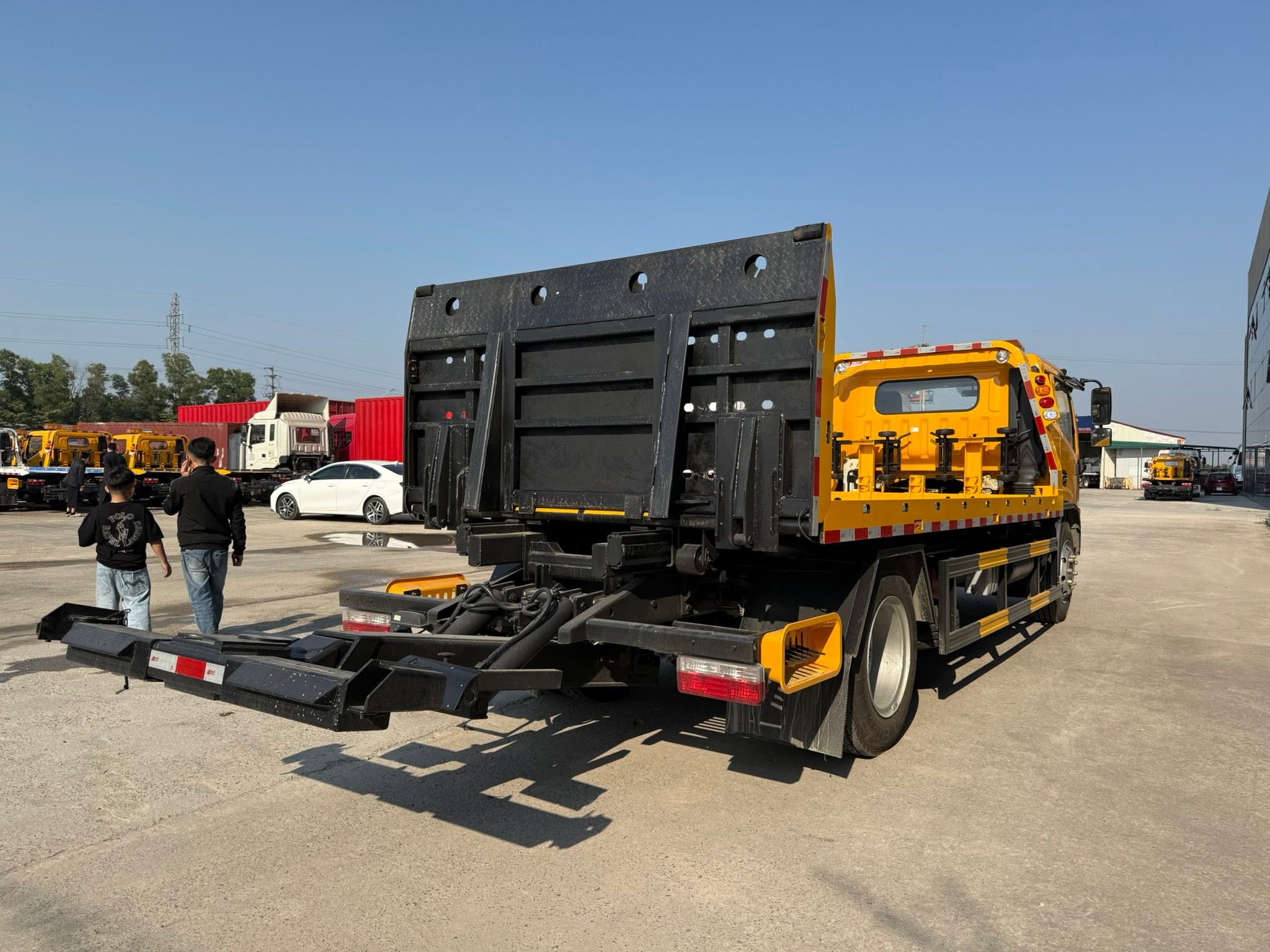 Xe cứu hộ DONGFENG D8 - 2 chức năng - Cabin đôi - 15 tấn - Xe nhập khẩu nguyên chiếc (Xe cứu hộ Dongfeng kéo 6 tấn)
