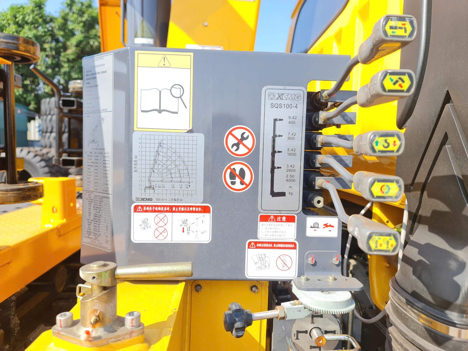 Xe cứu hộ DONGFENG D8 - 3 chức năng - Cẩu ống lồng - Cabin đôi - 12 tấn - Xe nhập khẩu nguyên chiếc (Xe cứu hộ Dongfeng có cẩu nhập khẩu)