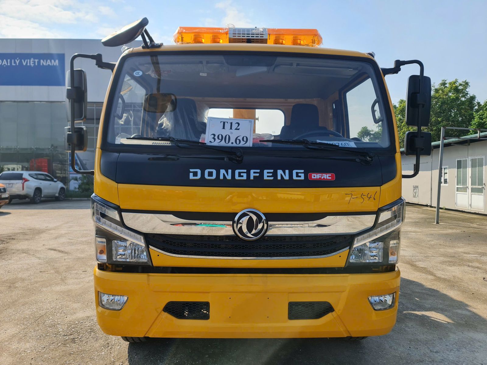 Xe cứu hộ DONGFENG D8 - 3 chức năng - Cẩu ống lồng - Cabin đôi - 12 tấn - Xe nhập khẩu nguyên chiếc (Xe cứu hộ Dongfeng có cẩu nhập khẩu)