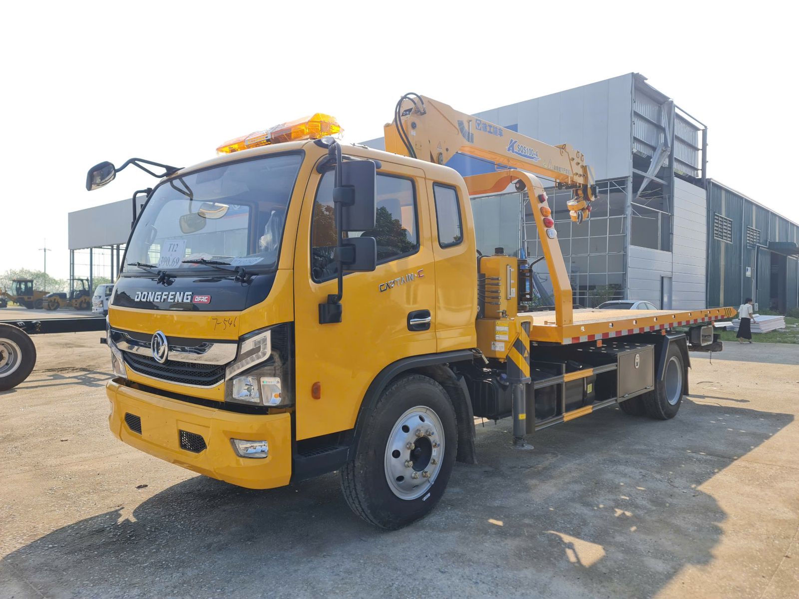 Xe cứu hộ DONGFENG D8 - 3 chức năng - Cẩu ống lồng - Cabin đôi - 12 tấn - Xe nhập khẩu nguyên chiếc (Xe cứu hộ Dongfeng có cẩu nhập khẩu)