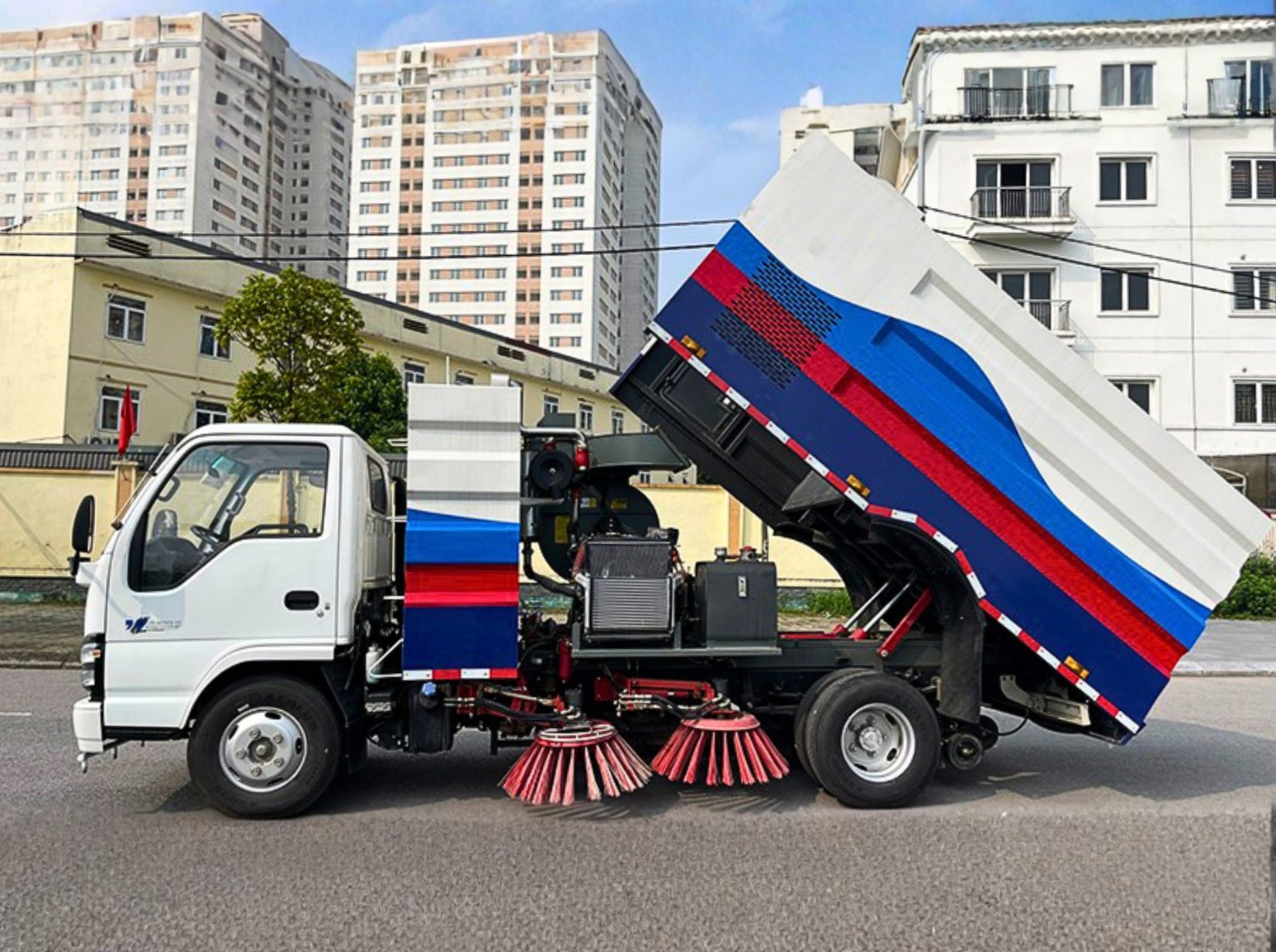 Xe quét đường hút bụi ISUZU 5m3 – 4×2 – Nhập khẩu nguyên chiếc (Xe quét đường hút bụi Isuzu nhập khẩu 5 khối)