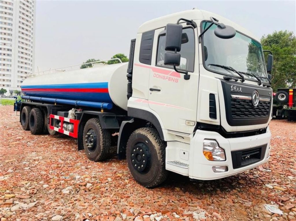 Xe tưới nước rửa đường DONGFENG 20m3 - 10x4 - Nhập khẩu nguyên chiếc (Xe tưới nước rửa đường Dongfeng nhập khẩu 20 khối)