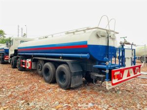 Xe tưới nước rửa đường DONGFENG 20m3 - 10x4 - Nhập khẩu nguyên chiếc (Xe tưới nước rửa đường Dongfeng nhập khẩu 20 khối)2