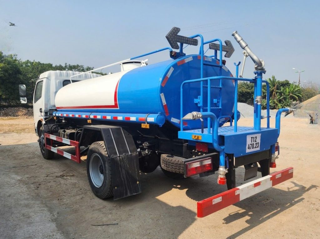  Xe tưới nước rửa đường DONGFENG 5m3 – 4×2 – Nhập khẩu nguyên chiếc (Xe tưới nước rửa đường Dongfeng nhập khẩu 5 khối)