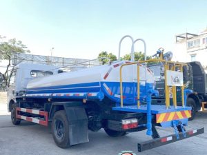 Xe tưới nước rửa đường DONGFENG 5m3 – 4×2 – Nhập khẩu nguyên chiếc (Xe tưới nước rửa đường Dongfeng nhập khẩu 5 khối)