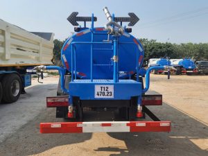 Xe tưới nước rửa đường DONGFENG 5m3 – 4×2 – Nhập khẩu nguyên chiếc (Xe tưới nước rửa đường Dongfeng nhập khẩu 5 khối)