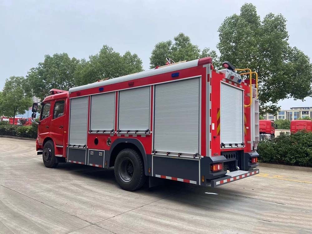Xe chữa cháy DONGFENG 6m3 – Hàng nhập khẩu nguyên chiếc (Xe cứu hỏa Dongfeng 6 khối)