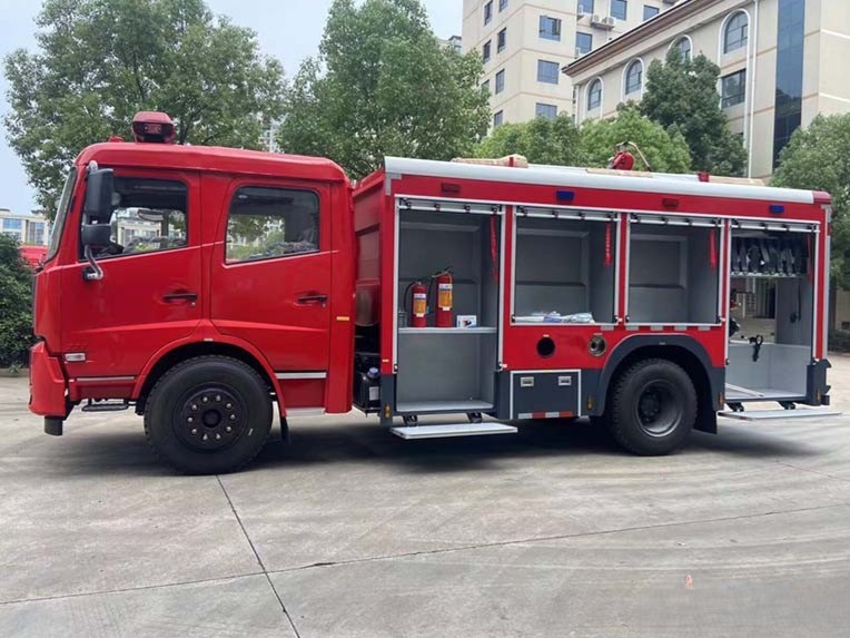 Xe chữa cháy DONGFENG 6m3 – Hàng nhập khẩu nguyên chiếc (Xe cứu hỏa Dongfeng 6 khối)