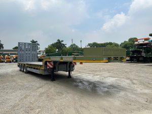 Sơ mi rơ mooc 3 Trục TIANRUI - Thang thủy lực - Ngang 2.5m - 295/60R22.5 (Fooc lùn 3 Trục TianRui)