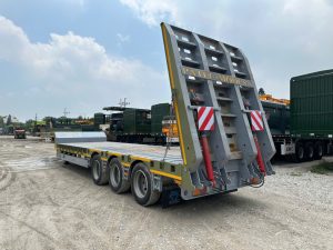 Sơ mi rơ mooc 3 Trục TIANRUI - Thang thủy lực - Ngang 2.5m - 295/60R22.5 (Fooc lùn 3 Trục TianRui)